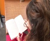 Девуска любит мастурбировать в публичных местах